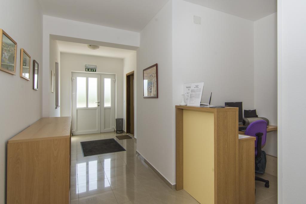 Bed And Breakfast Rogocana Labin  Bagian luar foto
