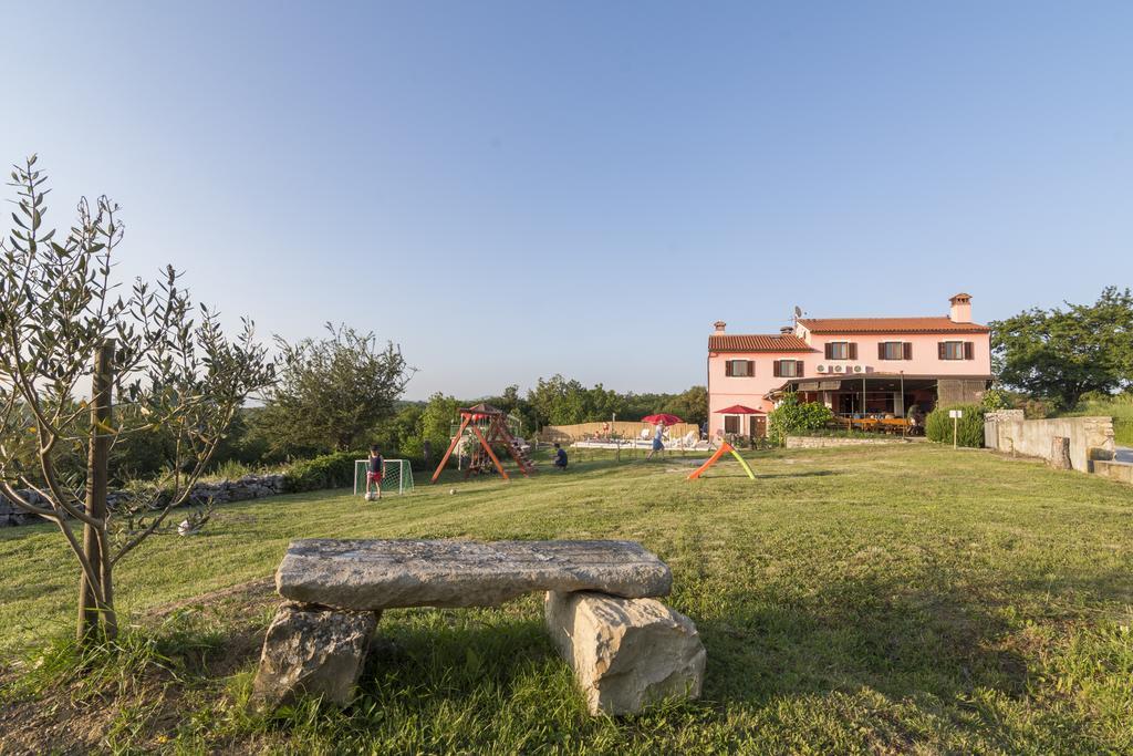 Bed And Breakfast Rogocana Labin  Bagian luar foto