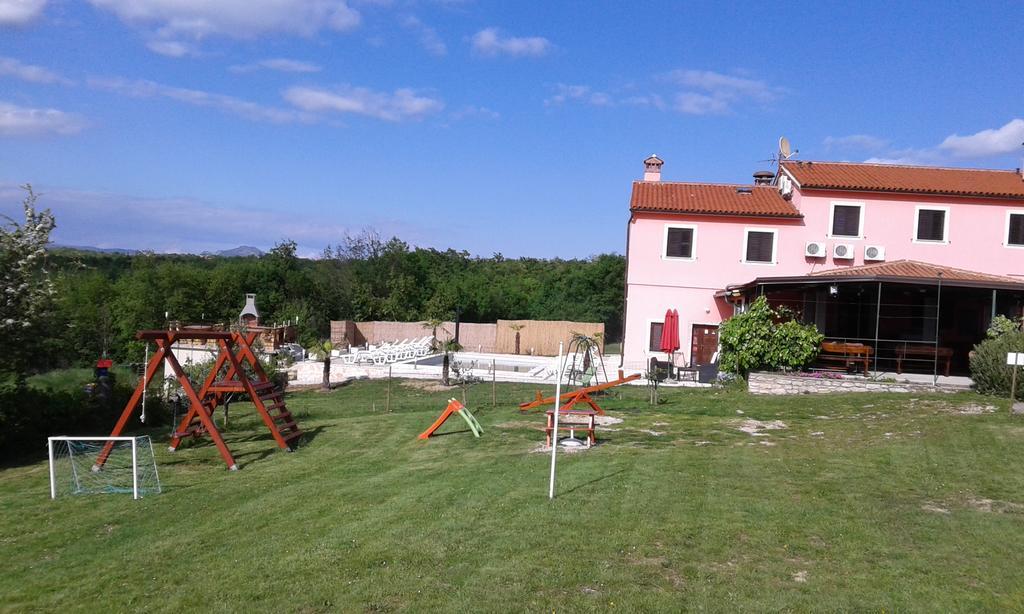 Bed And Breakfast Rogocana Labin  Bagian luar foto